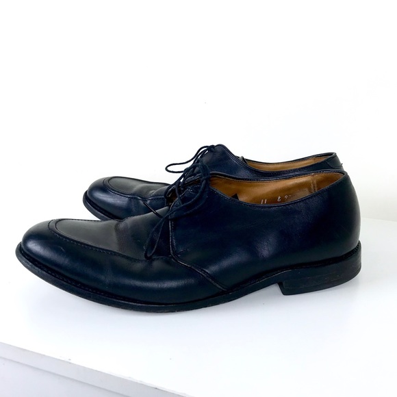 Allen Edmonds Black Oxford Shoe - 11 - Picture 3 of 8